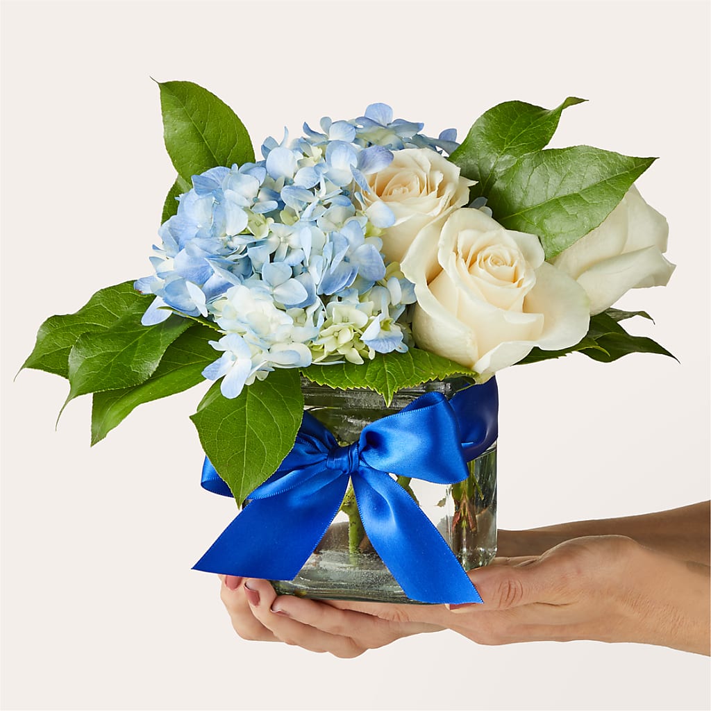 Sky Blue Delight Bouquet – FLOWER HOUSE PLANTS & BLOOMS, Willowick OH