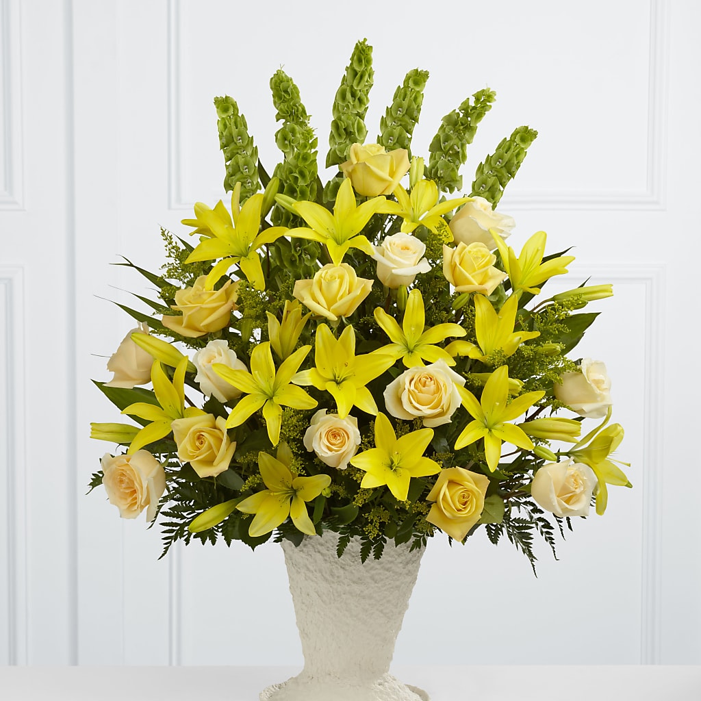 Golden Memories Arrangement – FLOWER HOUSE PLANTS & BLOOMS, Willowick OH