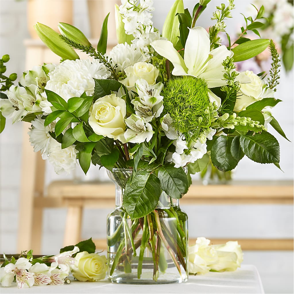 Classic Ivory – A Florist Original – FLOWER HOUSE PLANTS & BLOOMS, Willowick OH