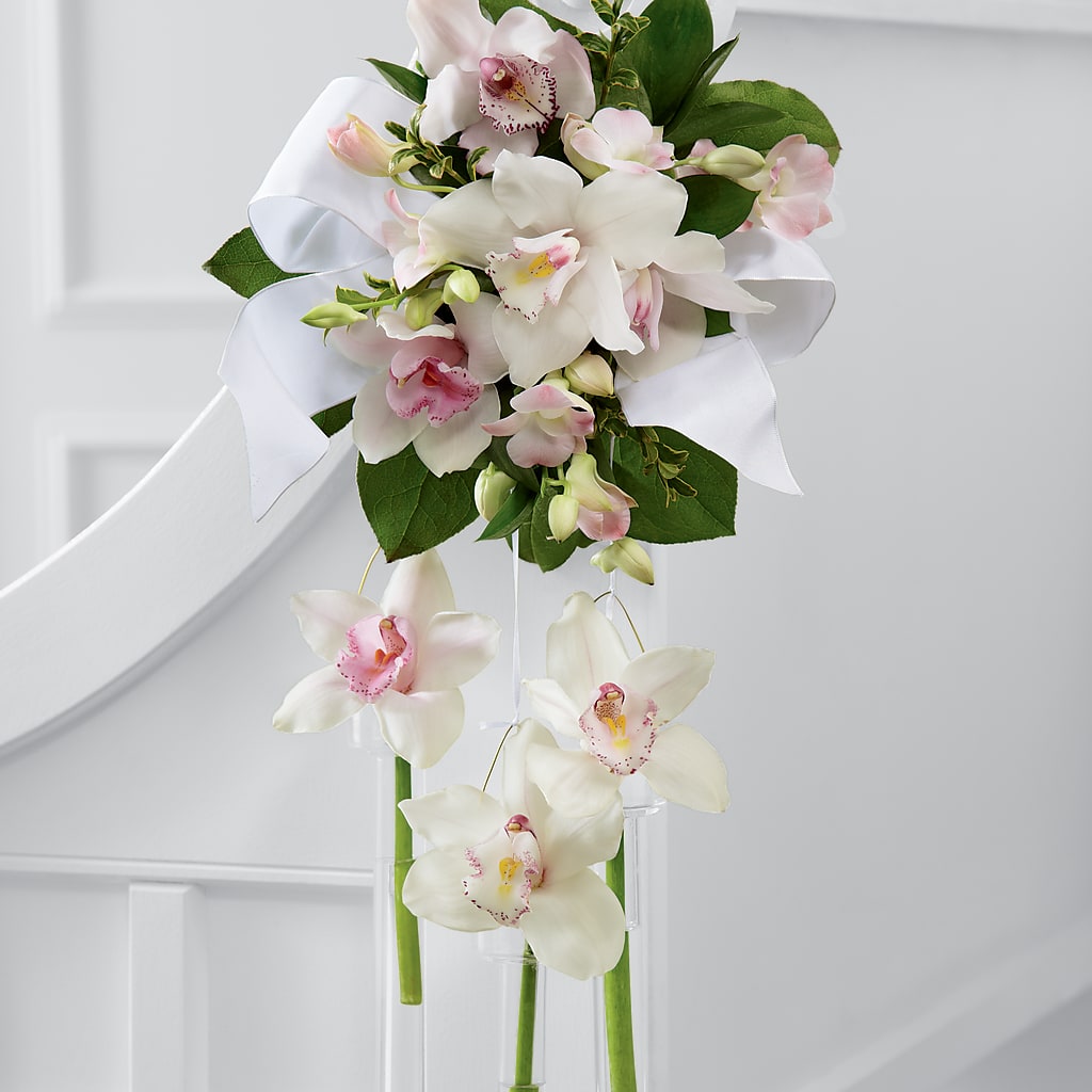 Perfect Entrance Pew Arrangement – FLOWER HOUSE PLANTS & BLOOMS, Willowick OH