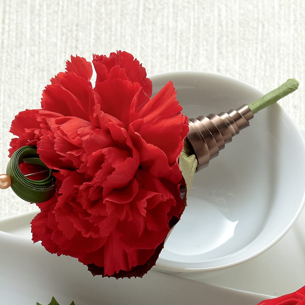 Red Carnation Boutonniere – FLOWER HOUSE PLANTS & BLOOMS, Willowick OH