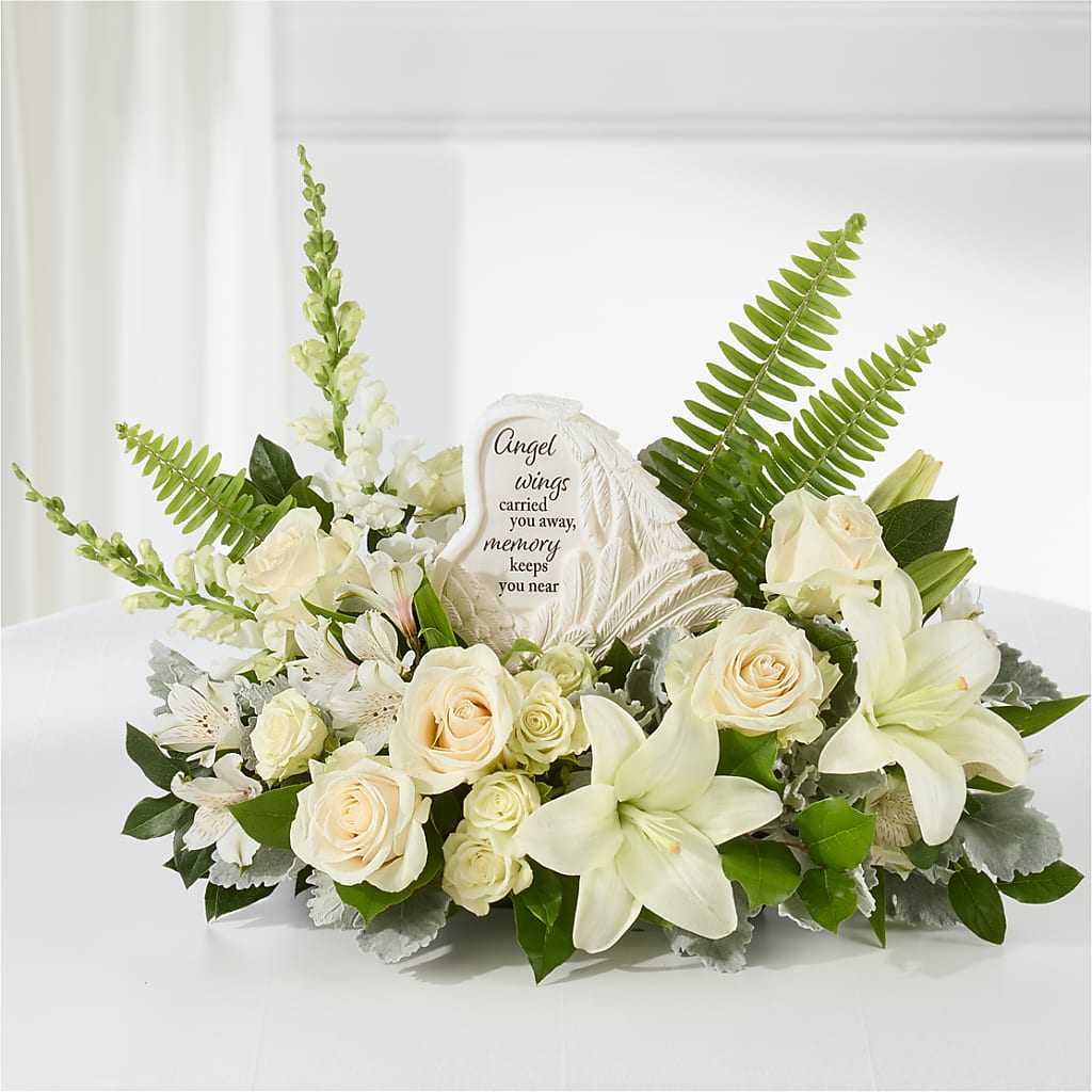 Holding You Close Arrangement – FLOWER HOUSE PLANTS & BLOOMS, Willowick OH