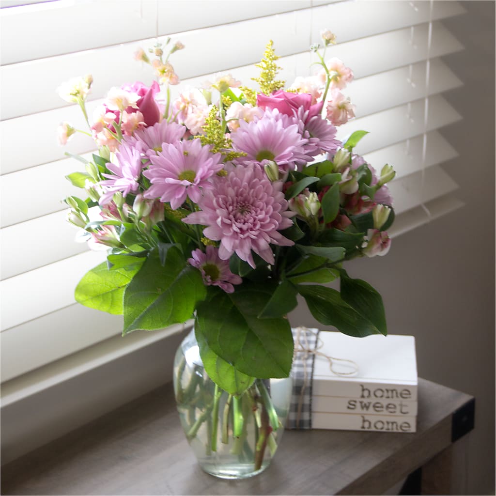 Pastel Tradition - A Florist Original – FLOWER HOUSE PLANTS & BLOOMS, Willowick OH