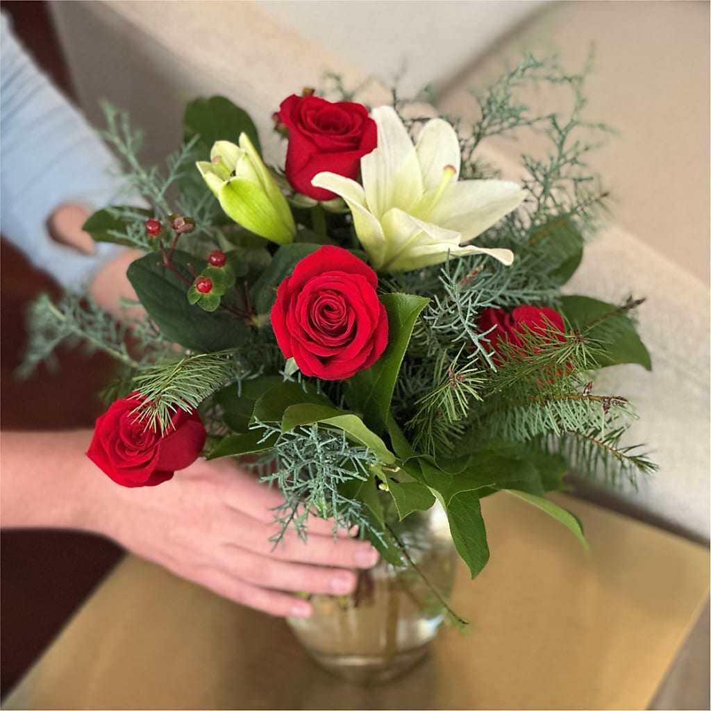 Glittering Lights Bouquet – FLOWER HOUSE PLANTS & BLOOMS, Willowick OH