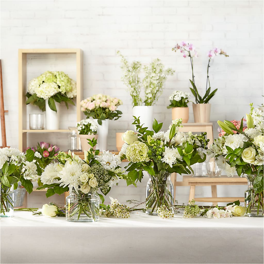 Classic Ivory – A Florist Original – FLOWER HOUSE PLANTS & BLOOMS, Willowick OH