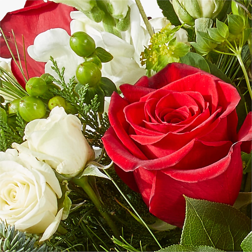Deck the Halls Bouquet – FLOWER HOUSE PLANTS & BLOOMS, Willowick OH