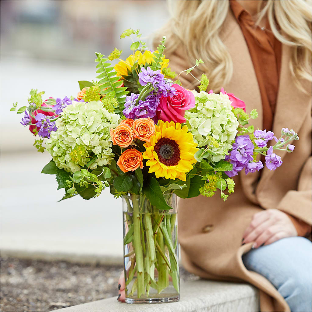 Vibrant Greetings Bouquet – FLOWER HOUSE PLANTS & BLOOMS, Willowick OH