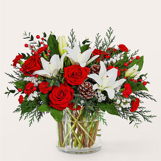 Best in Snow Bouquet – FLOWER HOUSE PLANTS & BLOOMS, Willowick OH