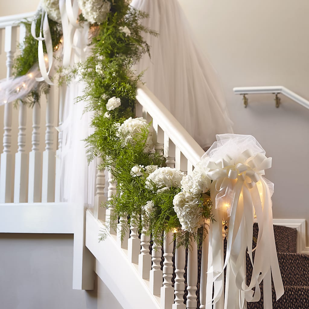 Champagne Dreams Garland – FLOWER HOUSE PLANTS & BLOOMS, Willowick OH